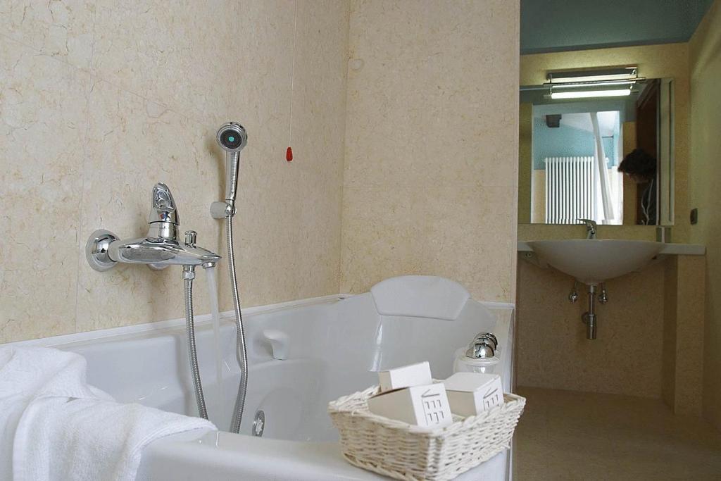 Albergo Morandi Reggio Emilia Eksteriør billede